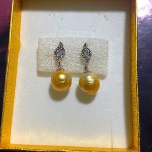 ❤️SALE✅  REAL South Sea GoldenPearl dangling in silverplated Swarovski Crystal